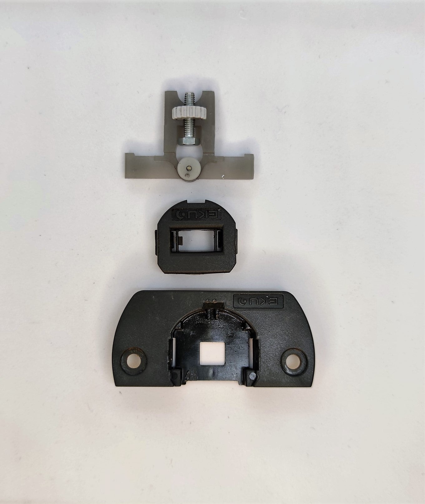 pièce du support porte coulissante de douche pour camping car Rapido 881F (2013)