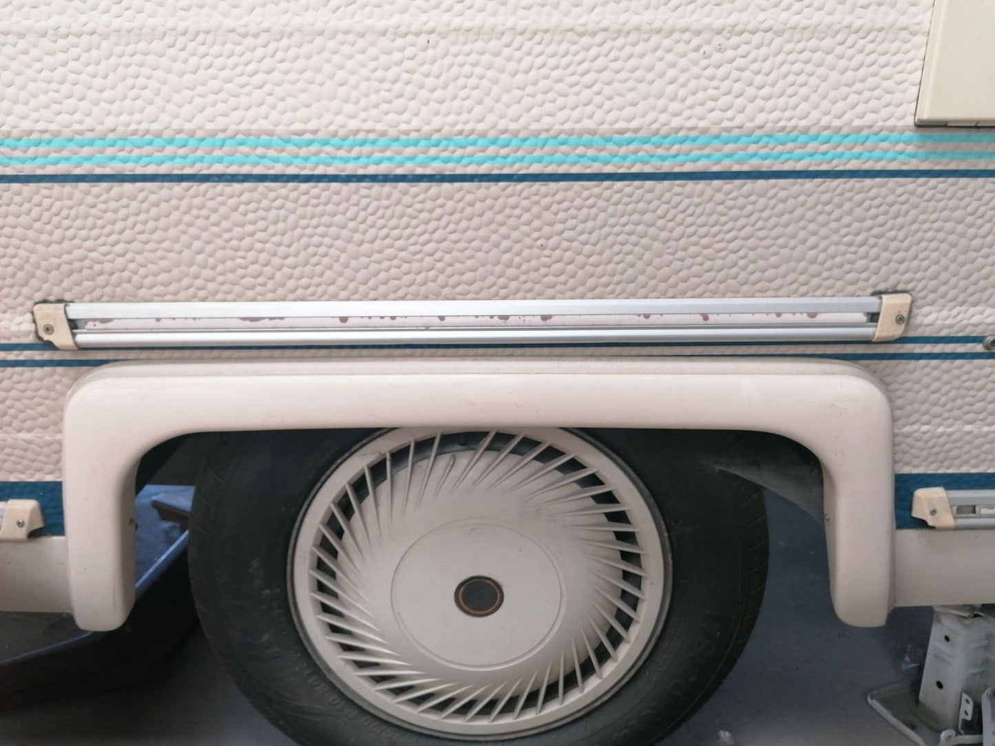 Passage de roue pour Caravelaire Antia 400