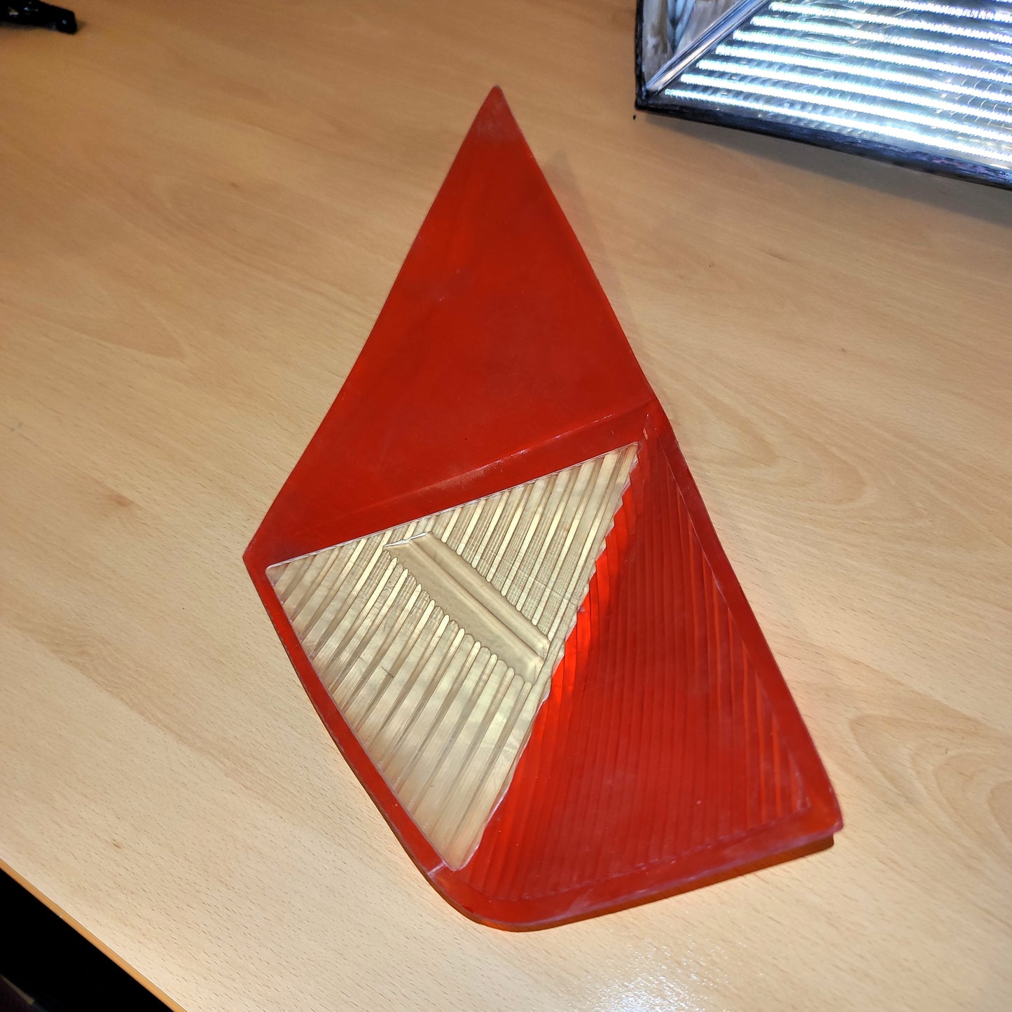 glace de phare arrière gauche pour Renault Avantime